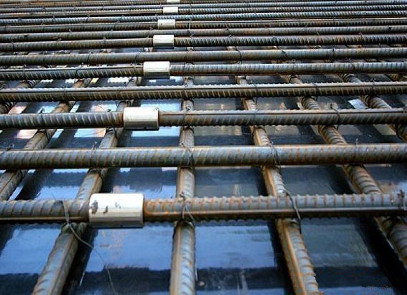 大理为什么建楼房时，要在钢筋上加一排小圆环？原来作用这么大